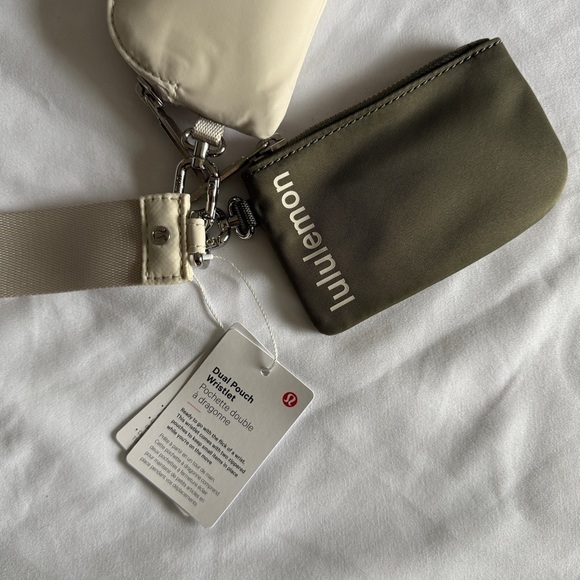 52-54🆕 Lululemon Dual Pouch Wristlet - Grey Sage/White Opal - Picture 2 of 6